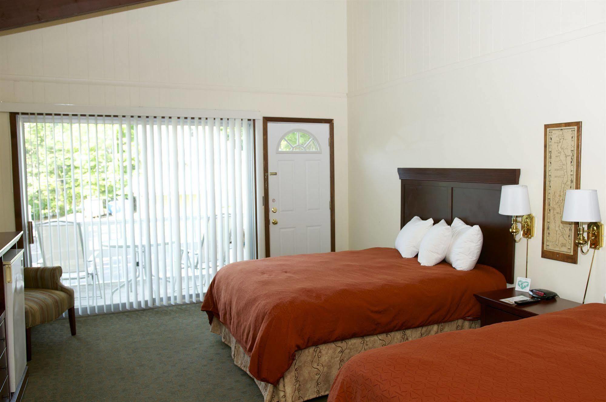 Tea Island Resort Lake George Exterior photo