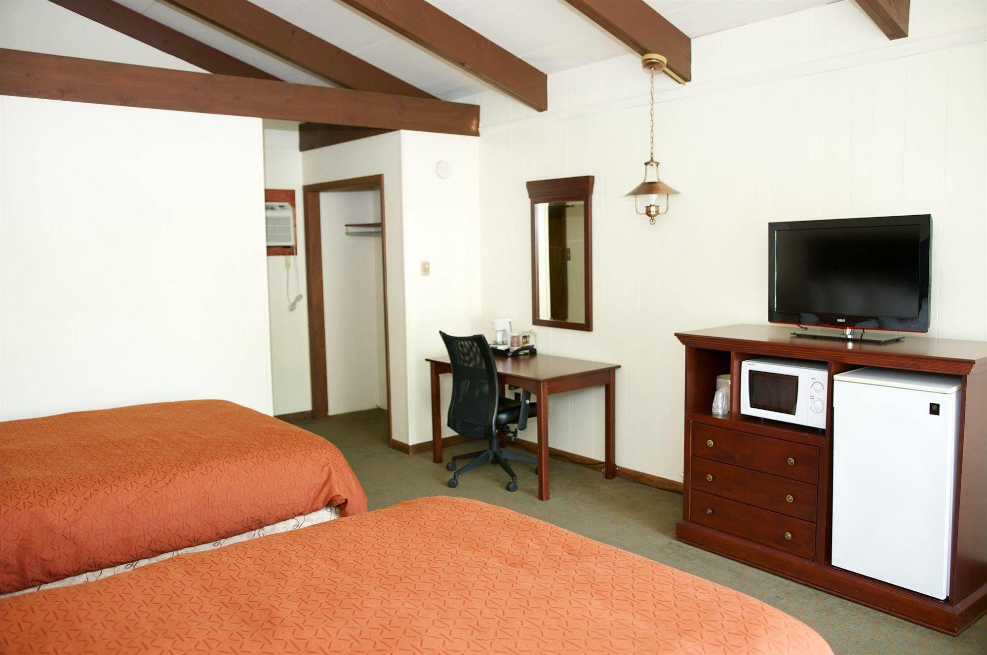 Tea Island Resort Lake George Exterior photo